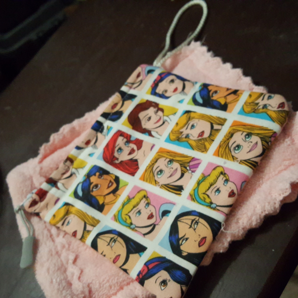 PRINCESS CHANGE PURSE